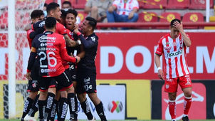 ATLAS SE DA UN FESTÍN Y LE PINTA MANITA A UNOS RAYOS QUE TERMINAN EN EL SÓTANO GENERAL