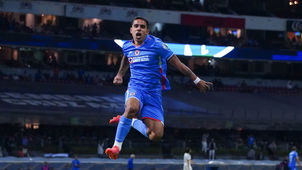 CRUZ AZUL HUNDE MÁS A LOS PUMAS