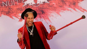 Y EL PREMIO PARA EL IMBÉCIL DEL DÍA ES PARA... NEYMAR