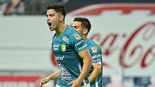 RAYADOS Y LEÓN IGUALAN A UN GOL, CON OTRO POLÉMCO ARBITRAJE DE SANTANDER