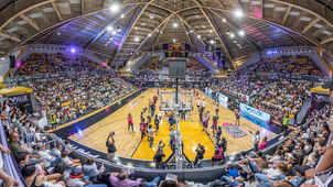 PANTERAS CONTINÚA CON MEJORAS AL AUDITORIO HERMANOS CARREÓN.