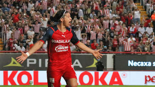 SE PASEARON COMO CHIVA POR SU CASA EN EL VICTORIA