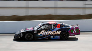 ROGELIO LÓPEZ REPITE EN ELPODIUM Y MATIENE EL LIDERATO EN NASCAR MÉXICO