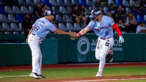 RIELEROS DESATA SU OFENSIVA Y ASEGURA LA SERIE ANTE CALIENTE DE DURANGO