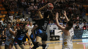 ASTROS SE IMPONE A PANTERAS EN EL PRIMERO DE LOS PLAYOFFS