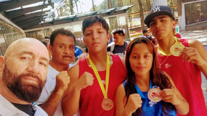 JÓVENES DE AGUASCALIENTES A ELPODIUM EN CAMPEONATO JR. DE BOXEO