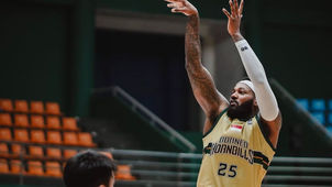 STEVE TAYLOR SE SUMA A PANTERAS