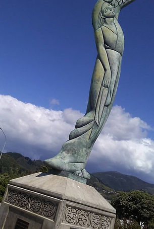 A statue in Nelson NZ (December 2016) - Rose Aurora Photography