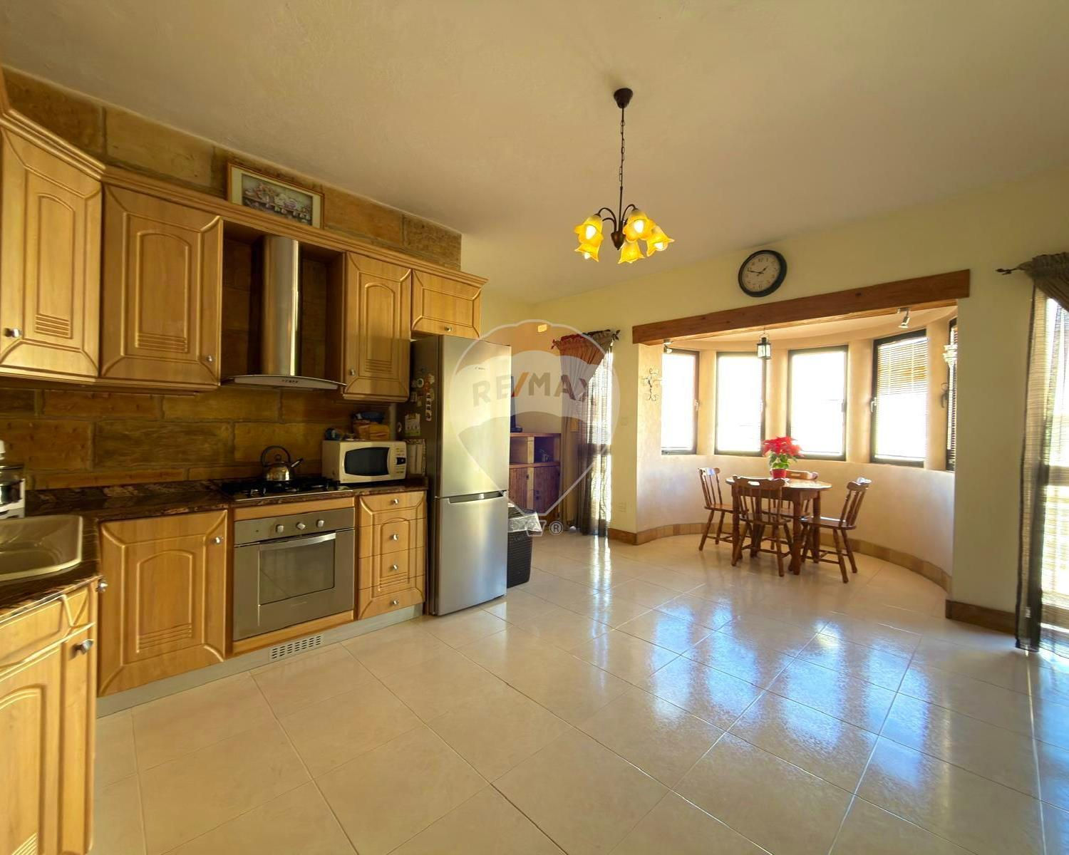 BIRZEBBUGIA - Maisonettte