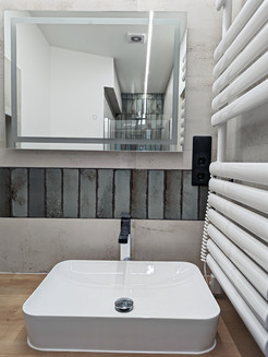 Garzonlakás felújítása - egyedi fürdőszoba felújítás.jpg