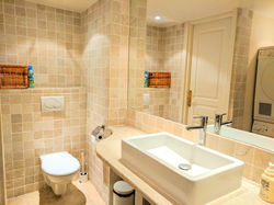 C4/5 Family bathroom