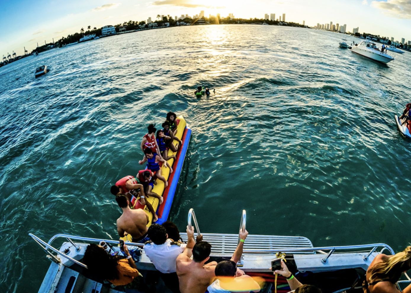 yacht booze cruise miami