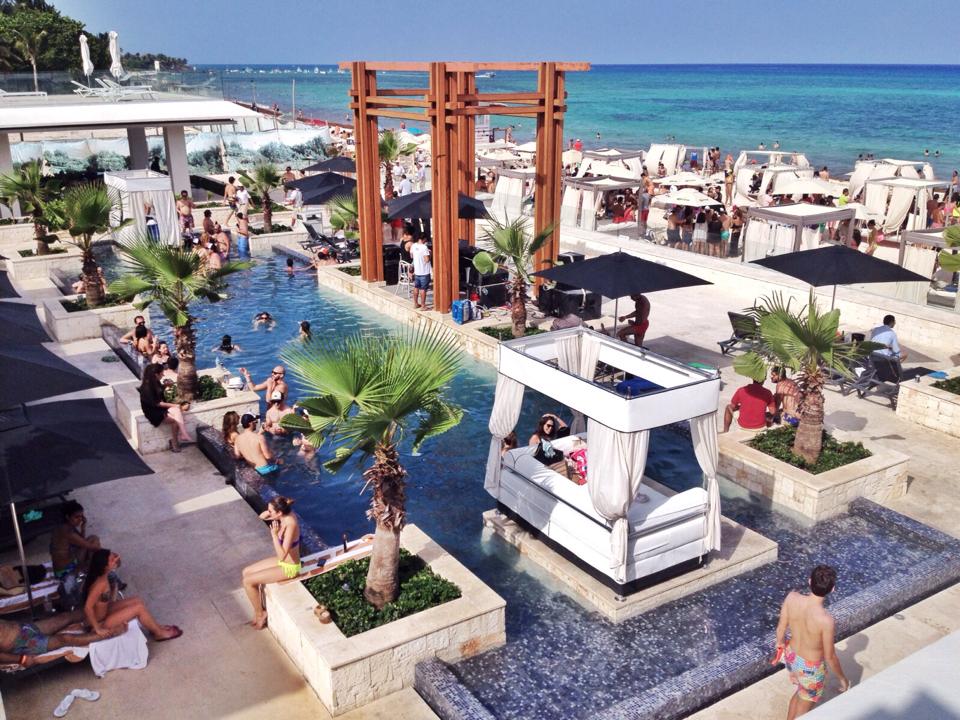 Pool party playa del carmen, beach club party crawl playa del carmen