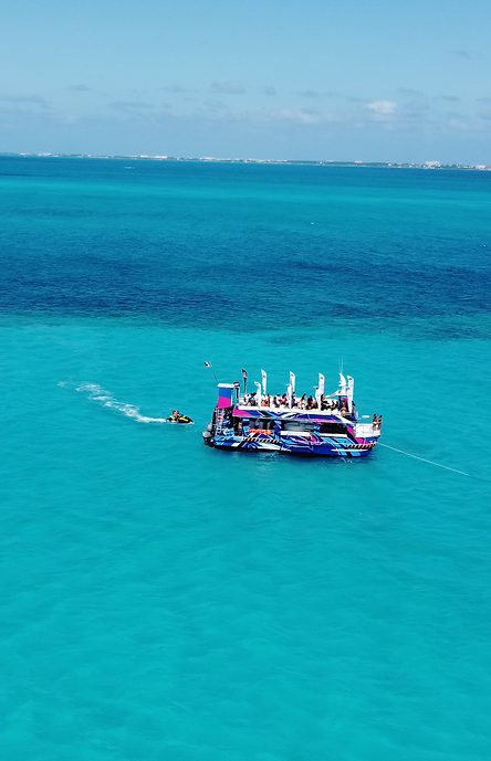 Double decker Catamaran in Cancun. Double decker party boat Cancun. Double decker party boat. Double decker Catamaran