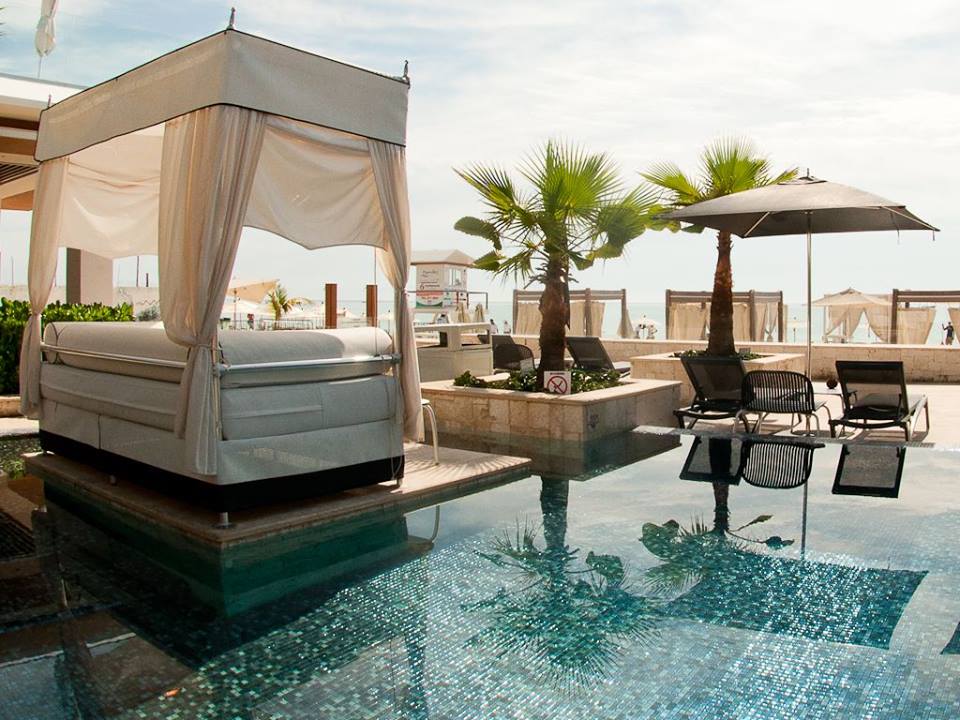 Pool party playa del carmen, beach club party crawl playa del carmen