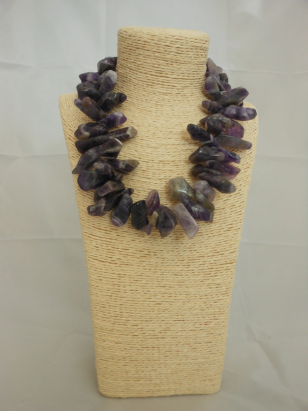 Collana di ametista grezza, sfaccettata