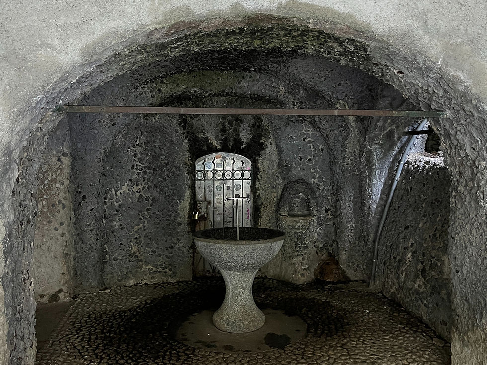 la fontana termale dei Bagni di Masino