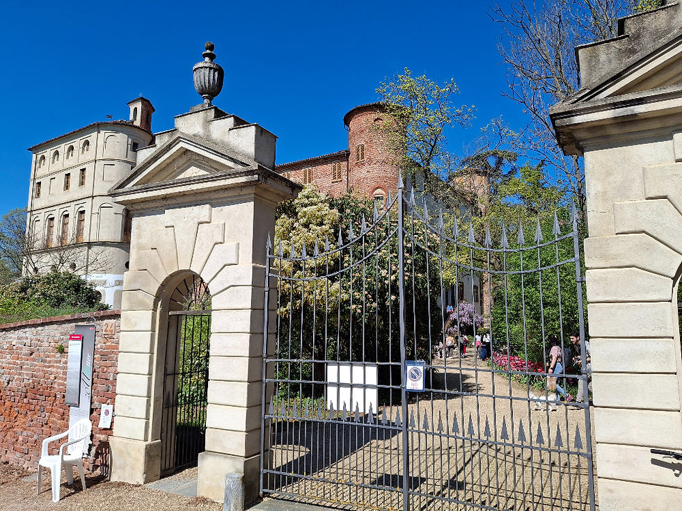 Messer Tulipano Pralormo, l'ingresso del castello