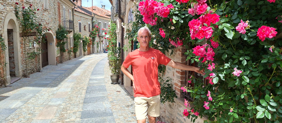 Bossolasco, il paese delle rose