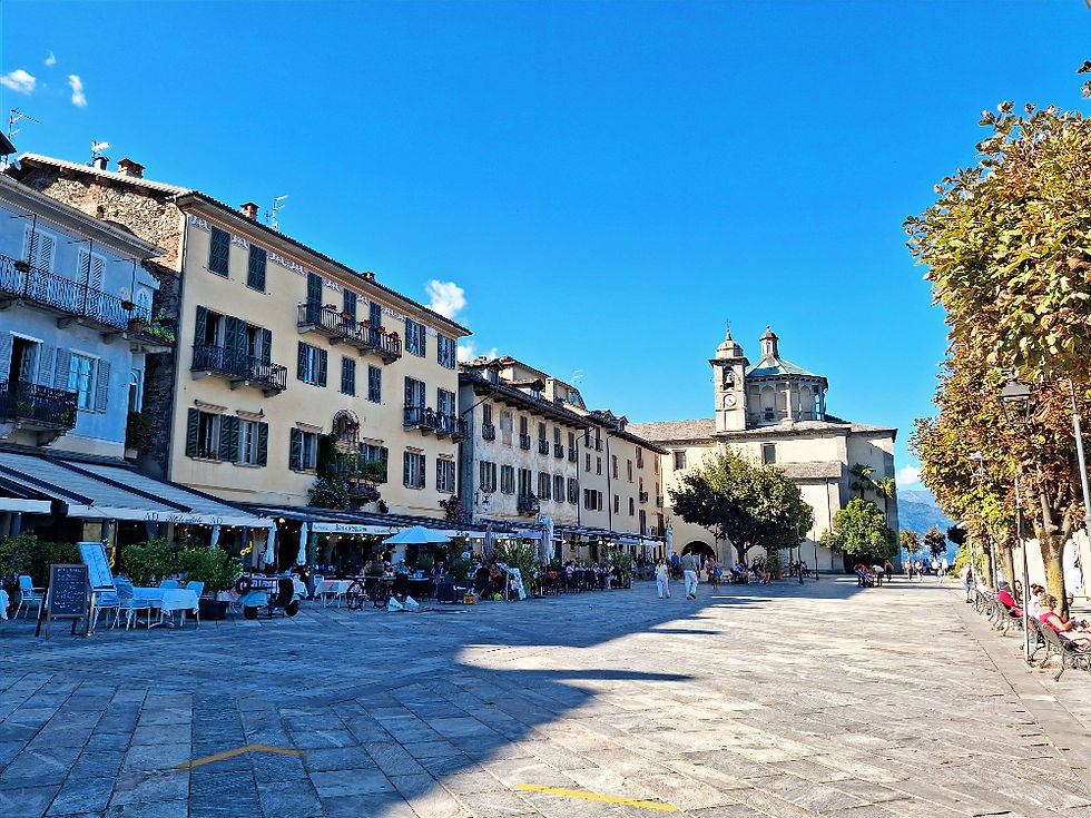 La piazza principale di Cannobio