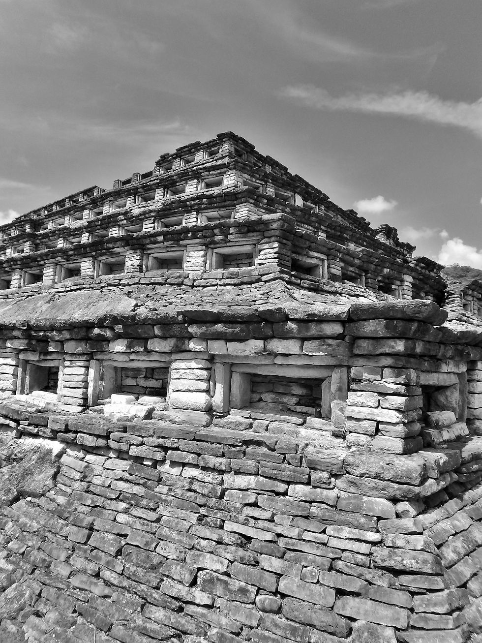 La Pyramide des Niches
