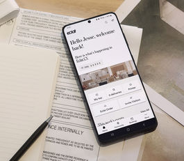 Eclat App running on Android, member feed in hand