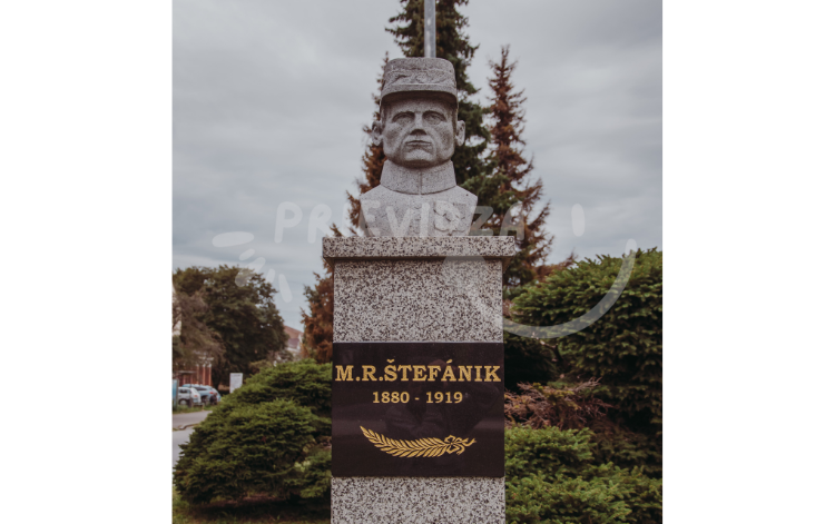 Busta M. R. Štefánika
