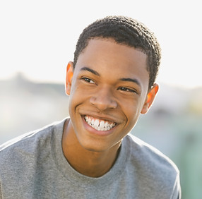 Sourire jeune garçon