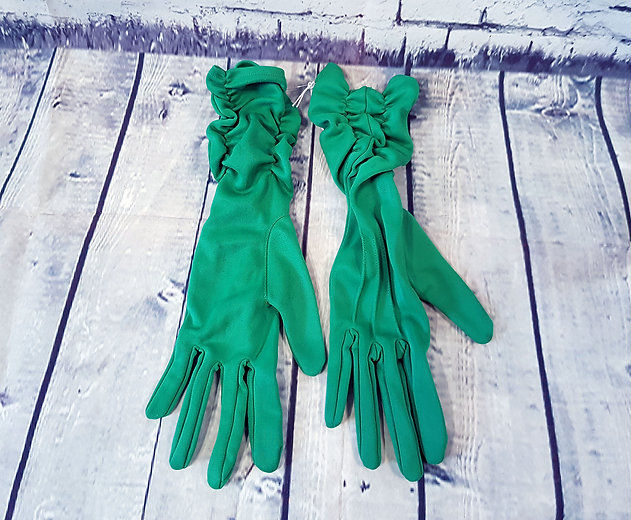 Vintage Apple Green Rouched Gloves Size 6.5 (S)