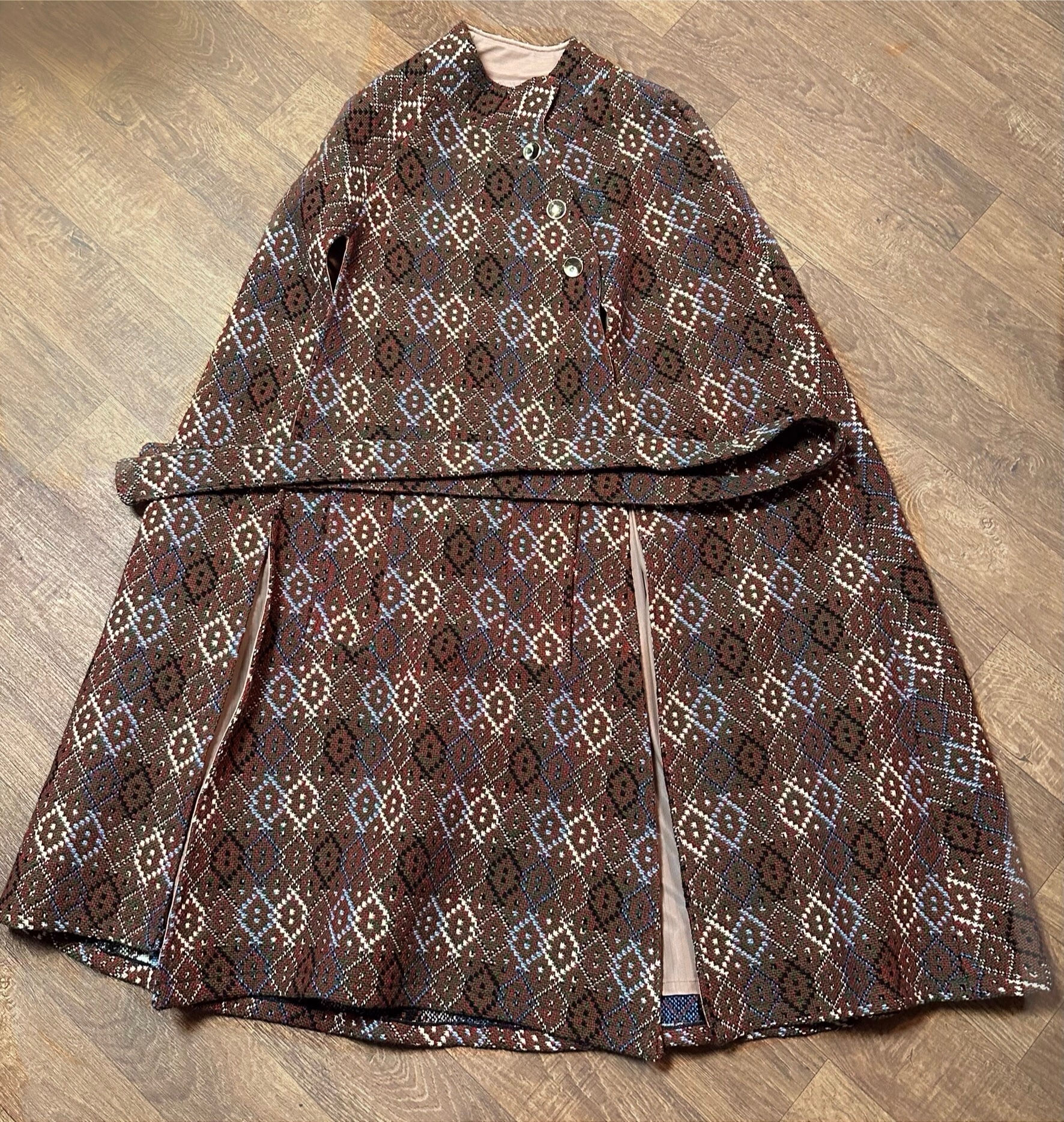 Vintage Welsh Wool Cape | 1960s Cape | Vintage Clothing | Vintage Fashion