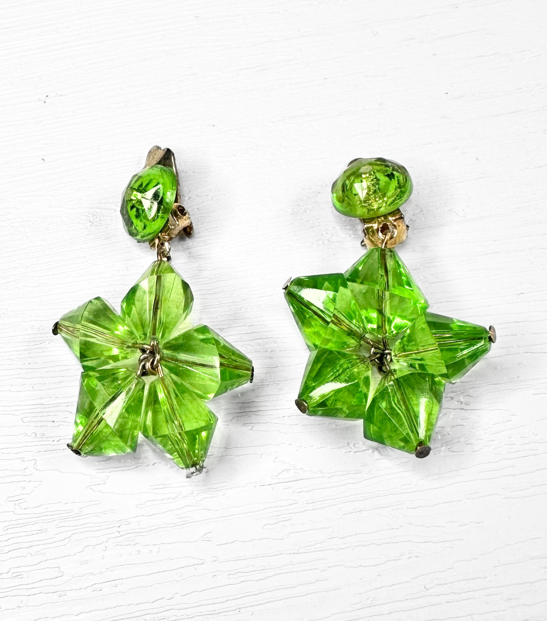 1960s Vintage Green Flower Bead Earrings front view