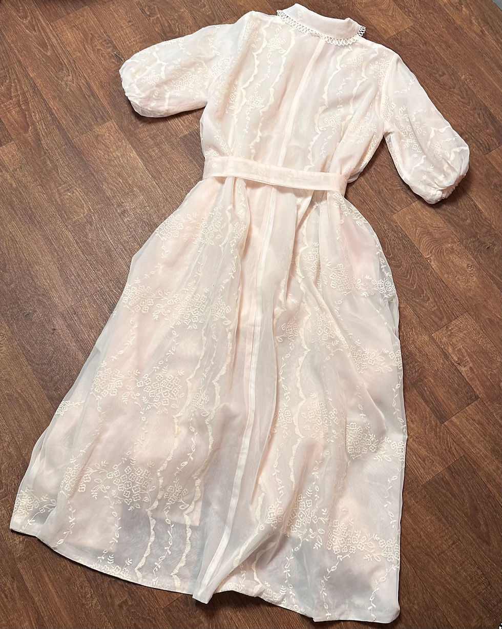 Thumbnail: Vintage House Coat | Retro Nightwear | Unique Gifts | 1950s Style