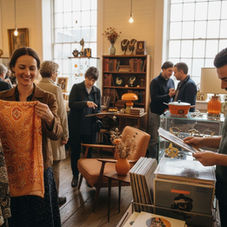 vintage items, antique market, collectors