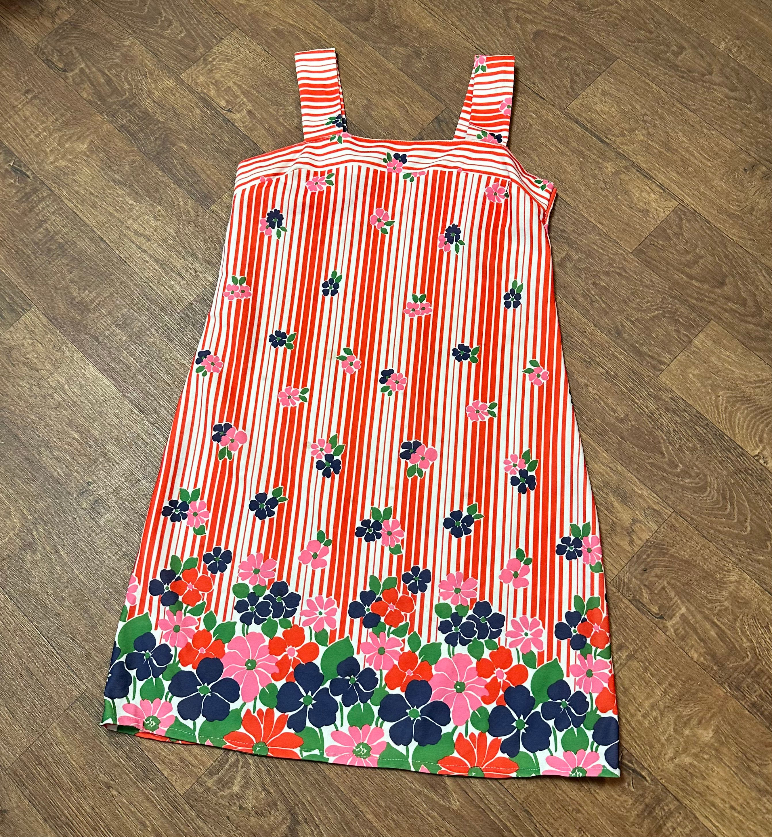 1970s Dresses | Vintage Floral Dress | 1970s Clothing | Vintage Fashion