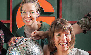 Alle Hände voll - Martina Hügi und Rhea Seleger