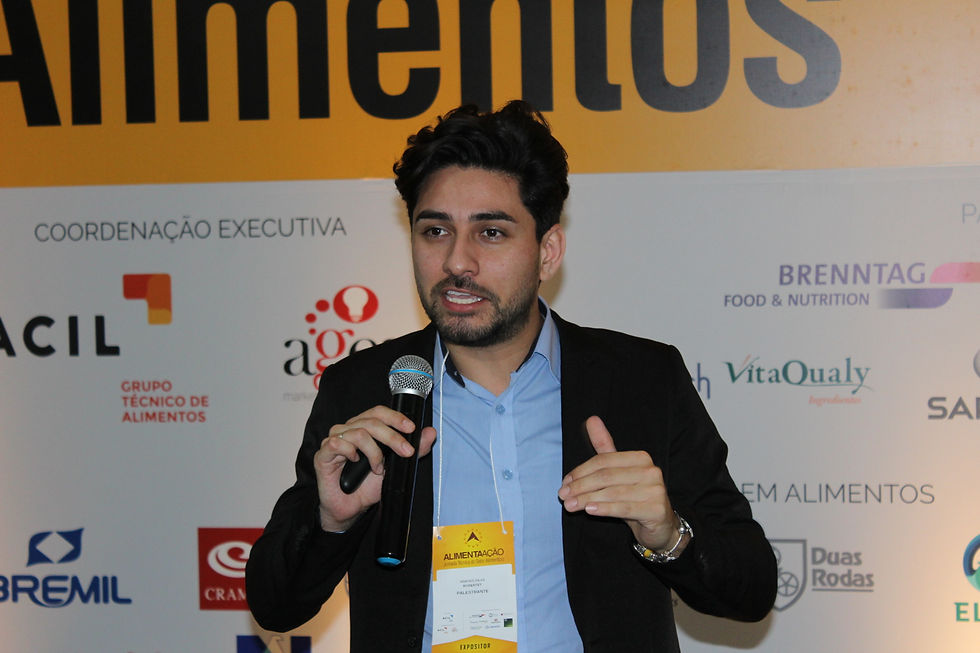 Painel "Flavor innovation: o claim natural em ascensão" foi ministrado por Vinicius Silva - Crédito: Clarissa Jaeger