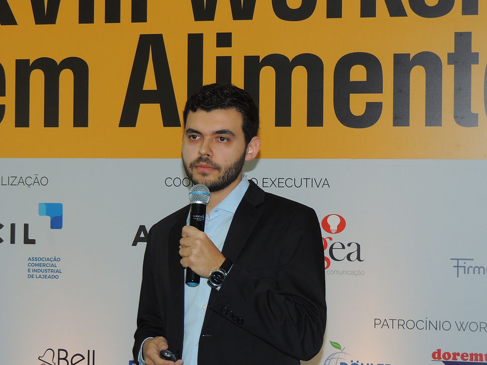 Felipe Guerreiro explanou sobre "Conservação e segurança de alimentos com uso de ingredientes sintéticos e naturais" - Crédito: Clarissa Jaeger