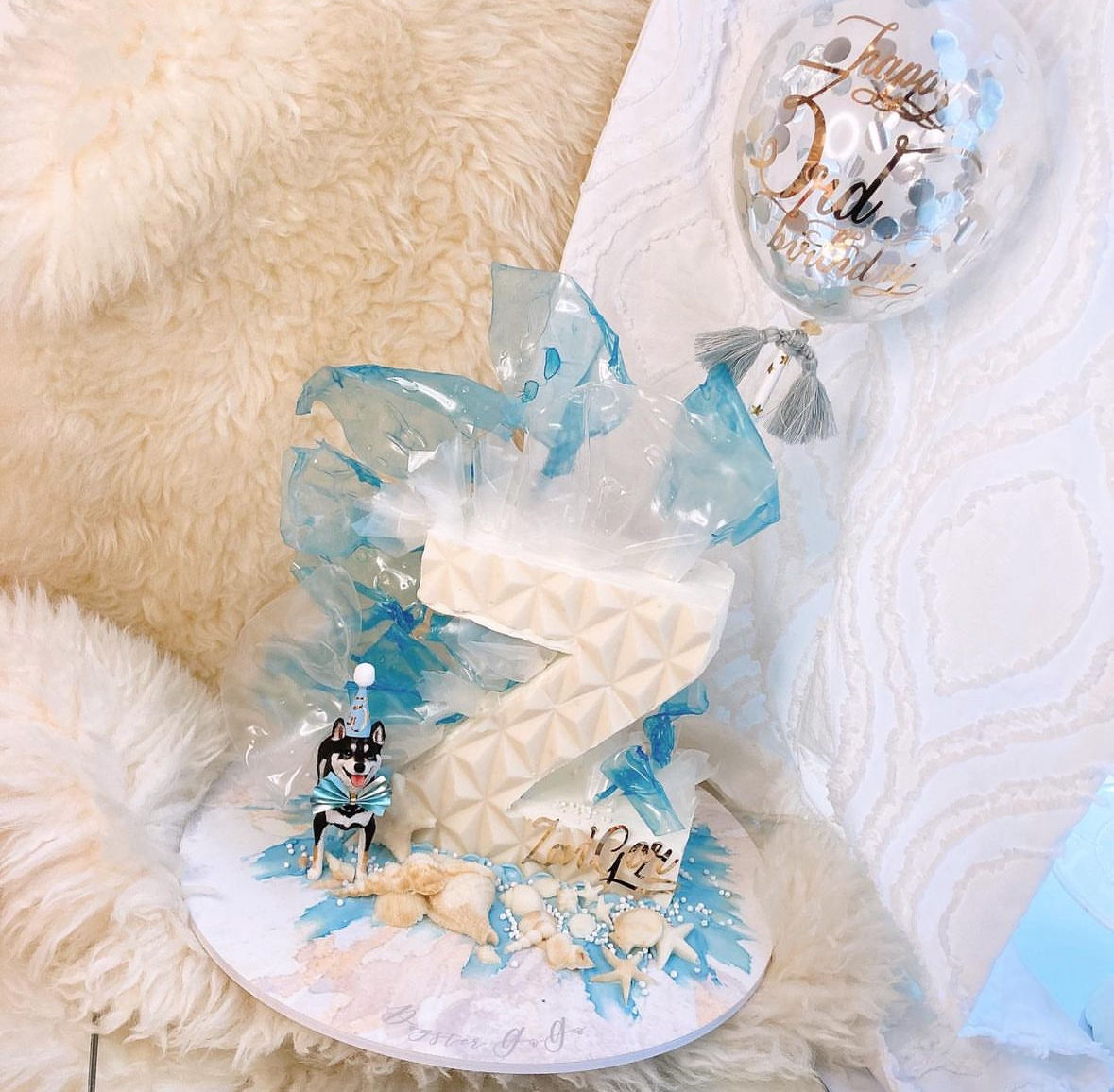 GO Numeral or Initial with 6cm Figurine of Your Pet+ Balloon