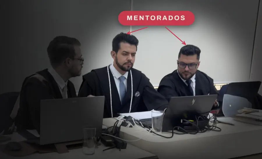Mentorados Vitor Santos e Jean preparando a defesa no plenário