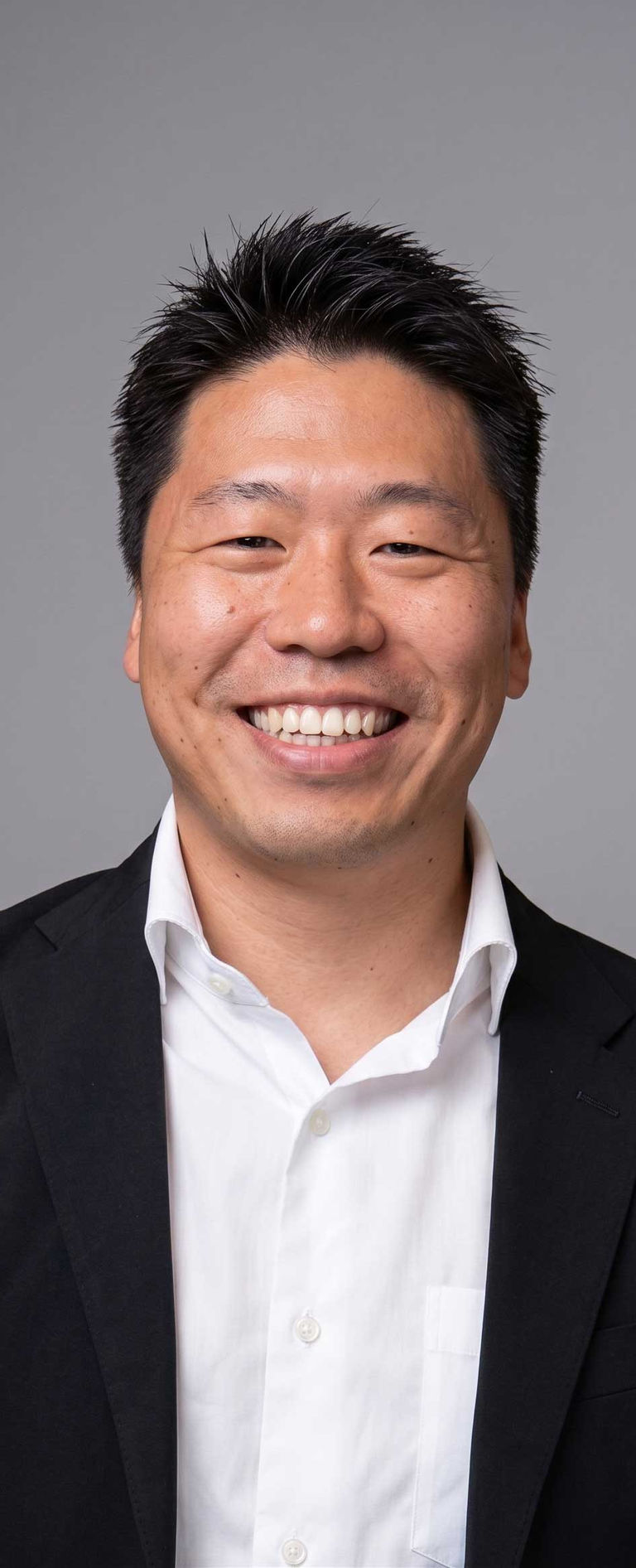 Founder & CEO 冨永 公基 KOKI TOMINAGA ビジネスポートレート