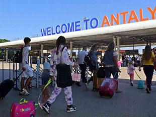 Antalya Airport breaks record with over 1,000 flights a day - governor