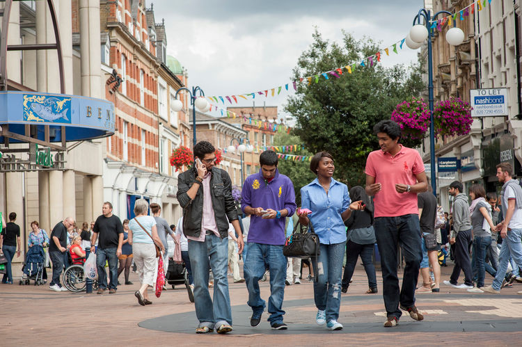 Küçük resim: KINGSTON UNIVERSITY LONDON
