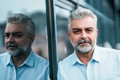 Turan Günay - Devlet Sanatçısı, Oyuncu, Seslendirme Sanatçısı, Eğitmen