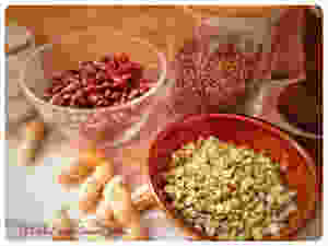 Cacahuètes, lentilles, pois cassés. Légumineuses