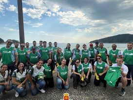 Mutirões recolhem 79 kg de resíduos em praias de Guarujá