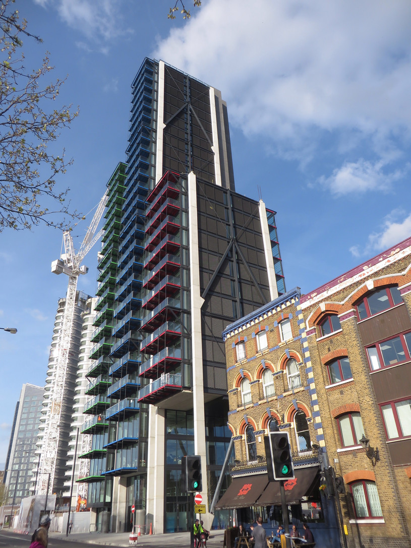 Merano Albert Embankment Exterior View