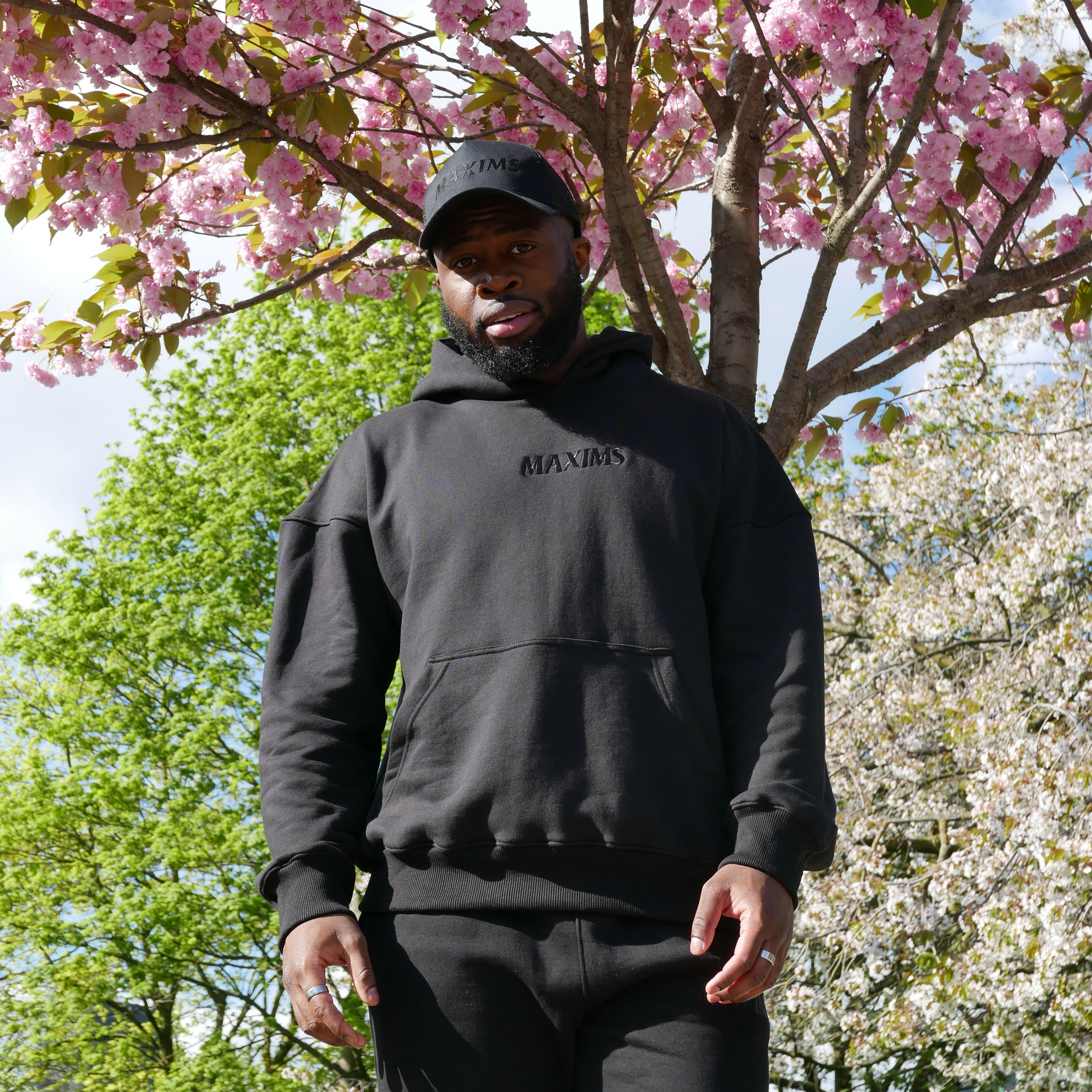Maxims Cozy All Black Tracksuit