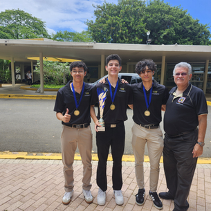 Trío campeón arrasa en competencia matemática