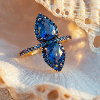 Anel de safiras azul