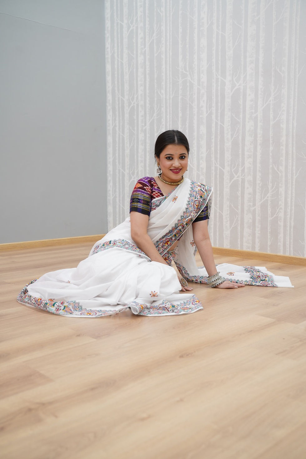 Thumbnail: Safed : fish & aripan Mulmul Madhubani cotton saree with boota